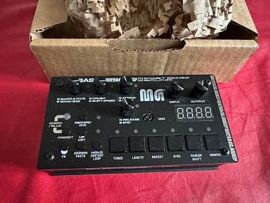 Bastl Instruments Microgranny Monolith sampler granulare lo-fi desktop drone