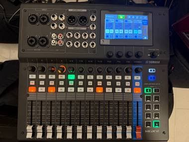 mixer digitale Yamaha MGX 12