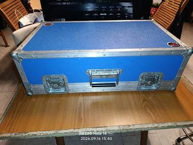 Flight case blu per Line6Helix / multieffetti