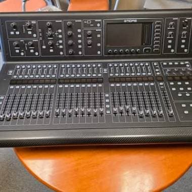 Midas M32 mixer digitae con flightcase originale
