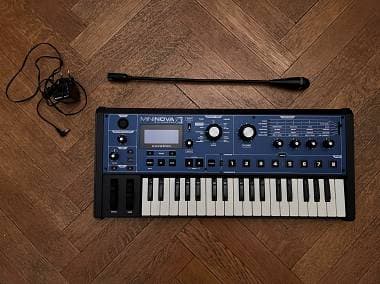 Novation Mininova (con custodia)