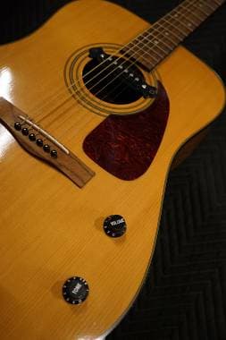 Chitarra acustica FENDER dreadnought Amplificata