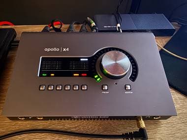 Universal Audio Apollo X4 scambio solamente con Apollo X6 o X8 o X8P