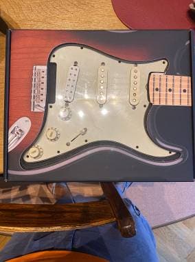 Pre-wired stratocaster pickguard seymour duncan