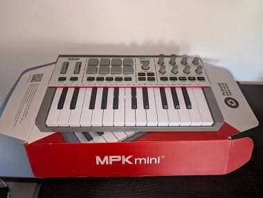 Akai MPK Mini IV controller MIDI 25 tasti + scatola