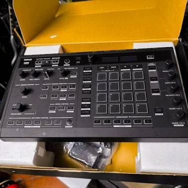 Pioneer DJ Toraiz Squid Multitrack Step Sequencer 16 Tracc