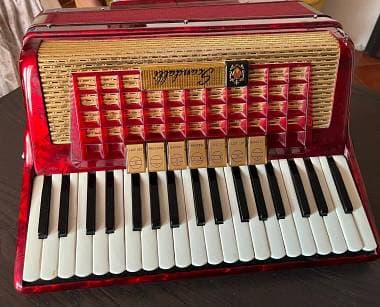 Scandalli 72 bassi vintage rossa