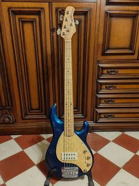 Music Man Stingray 5 Blue Pearl