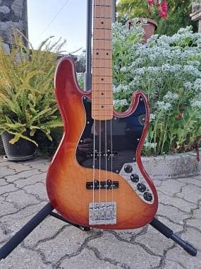 Fender Jazz bass player plus