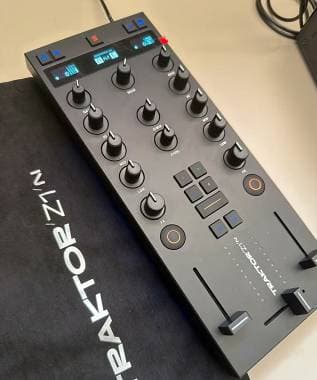 Native Instruments traktor z1 mk2