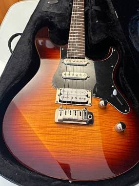 Yamaha Pacifica PAC812V - OLD VIOLIN