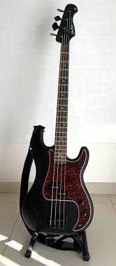 Harley Benton PB-20 con Ampli HB-20B