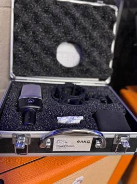 AKG C212