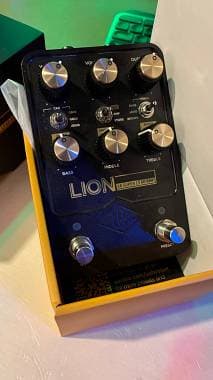 Universal Audio Lion UAFX spedizione compresa