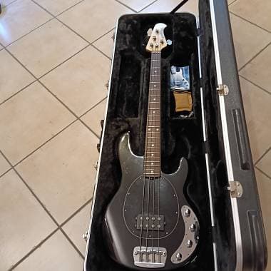 Music Man Stingray 4