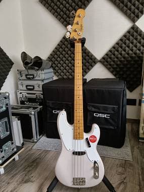 Squier by Fender CV 50's precison bass