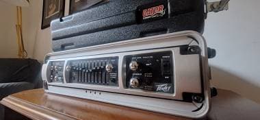 Peavey Tour 700 + Case Gator GR-2S Shallow 2U - Testata Basso e Custodia