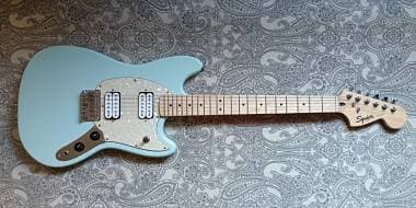 Squier by Fender Mustang HH sonic