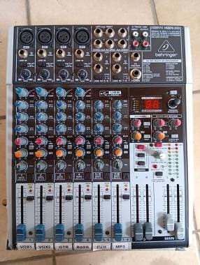 Vendo mixer Behringer Xenyx X1204USB + valigetta