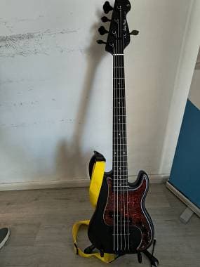 Harley Benton Deluxe series PJ 5 corde