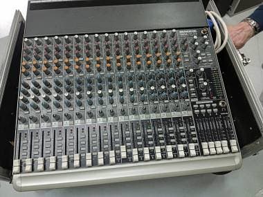 Mackie 1604vlz3 con effetti lexicon mpx1 Alesis midiverb4 con flyghtcase