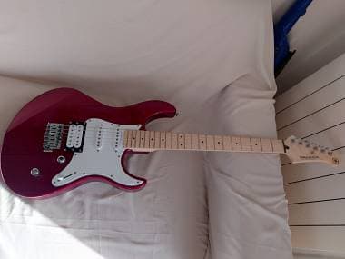 Yamaha Pacifica 112VM RED