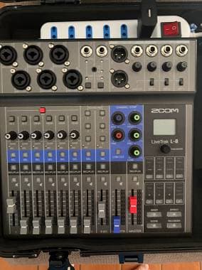 Zoom Live track L8