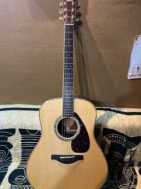 Yamaha ll16 D are natural