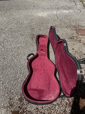Custodia rigida sagomata per Chitarra Classica 4/4 Interno Bordeaux