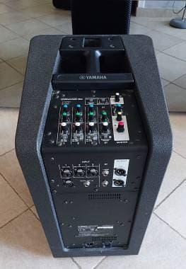 Yamaha STAGEPAS 1K a colonna