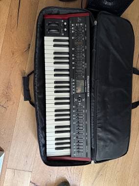 Behringer Deepmind 12