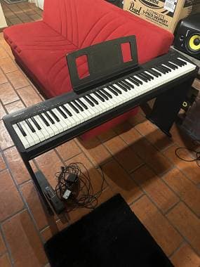 Piano Digitale Roland FP-10 con stand e pedali