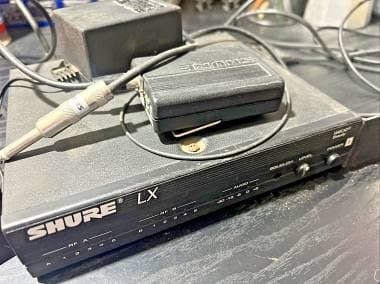 Sistema Wireless Shure LX4 VHF per Chitarra/Basso (Ricevitore + Bodypack + Cavi)