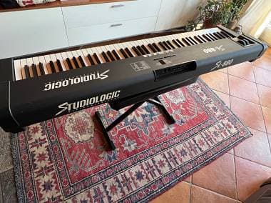 Master keyboard SL 880