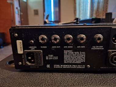 Warwick Pro FET IV da 400 Watt RMS (a 4 Ohm)