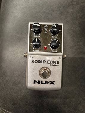 NUX Komp Core deluxe per chitarra e basso