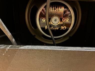 Celestion Vintage 30 - 8 ohm -Volendo con cabinet Harley Benton