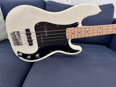 Squier by Fender Precision Bass 2021