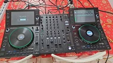 Denon DJ Sc6000 , mixer X1800 con 3 flightcase ,scatole e cavi