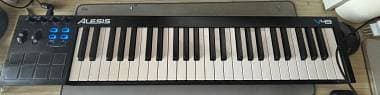Alesis V49 - Da revisionare / Per parti di ricambio (Leggere bene)