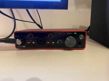 Focusrite scarlett 2i2 3rd gen- valuto permute scambi