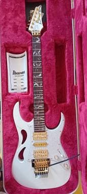 Ibanez Pia