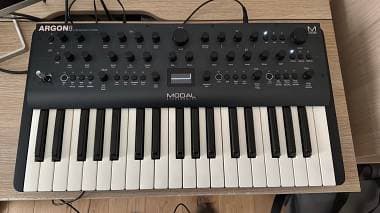 Modal Electronics Argon 8