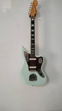 Squier by Fender Jaguar Classic vibe
