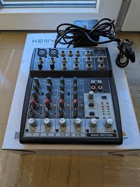 Mixer Behringer Xenyx 802 usato in casa perfettamente funzionante.