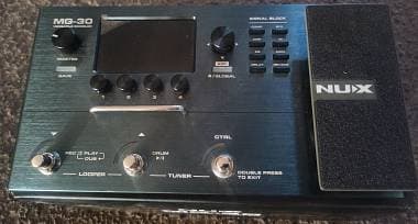 NUX MG-30 multi effetto