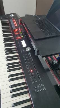 Roland RD-2000 con custodia