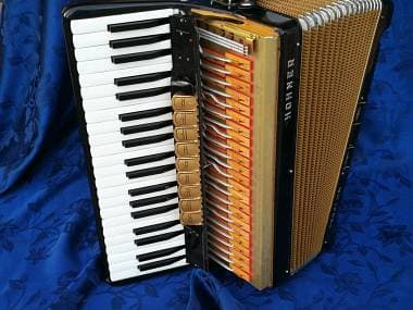 Fisarmonica Hohner Verdi III M 120 bassi in terza e quinta