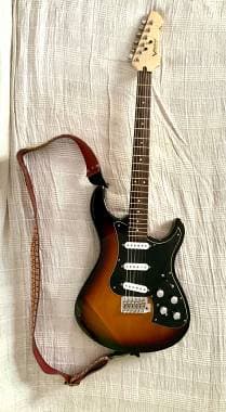 Line6 Variax Standard Sunburst km zero!