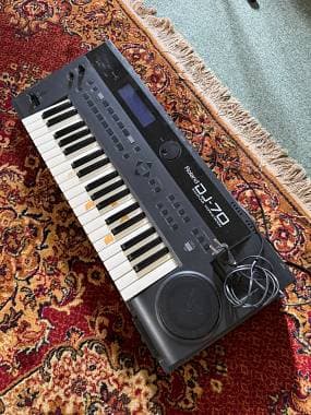 Roland DJ 70 NON FUNZIONANTE / PER PARTI